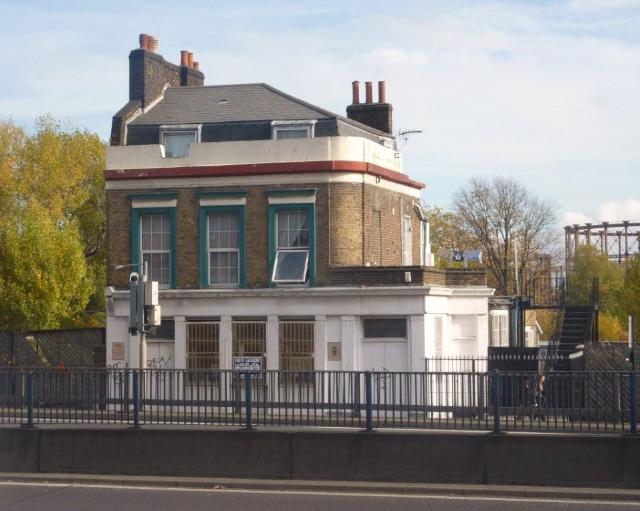 Queen Victoria, Bromley By Bow