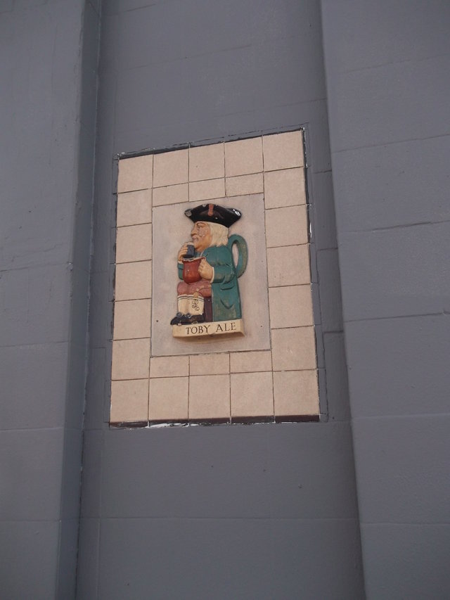 Queen Victoria, Bromley By Bow