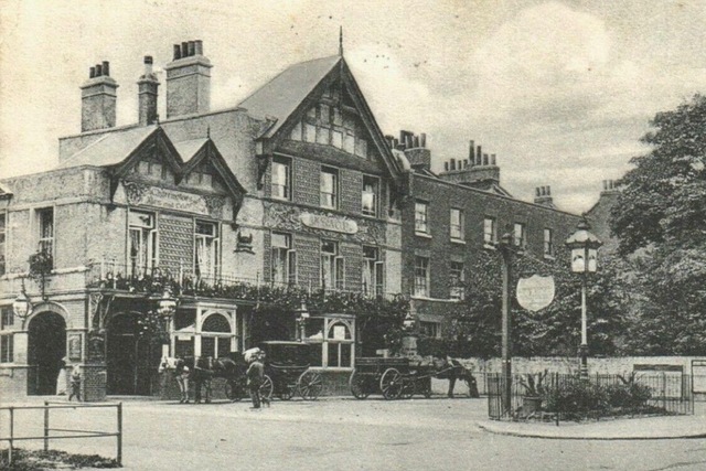 Swan Tavern, Clapton, E5