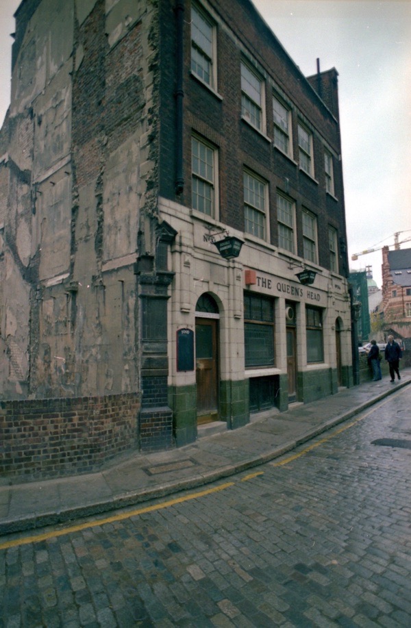 Queens Head, EC4