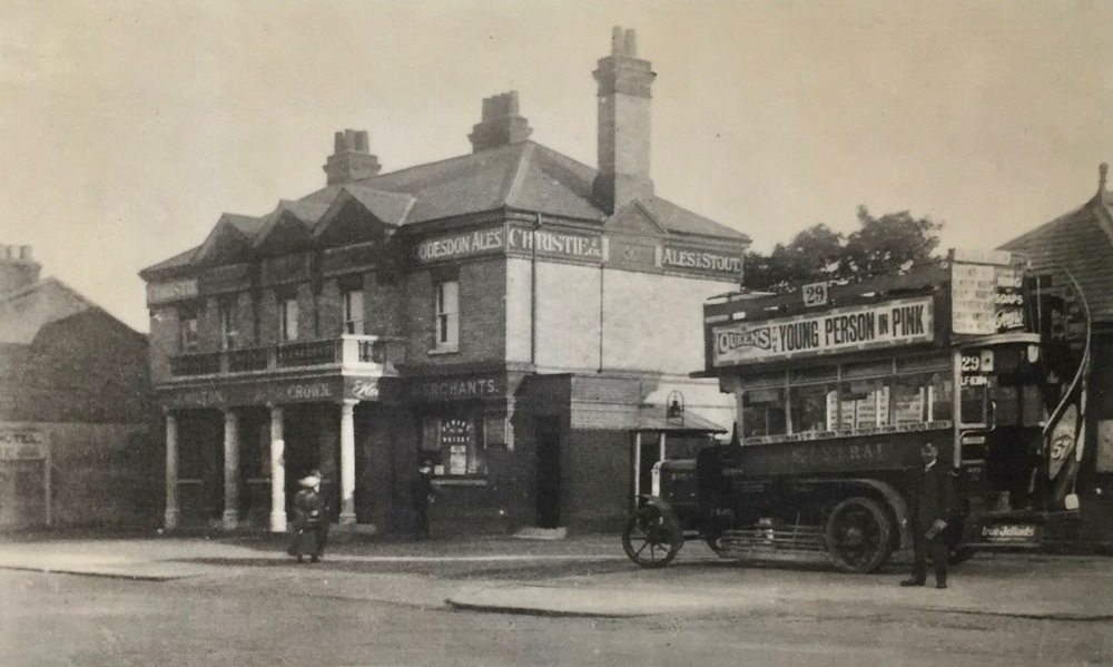 The Crown, Southgate