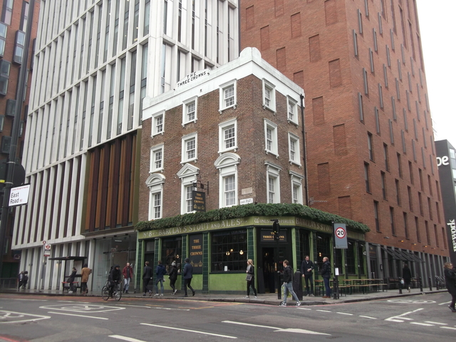 Three Crowns, Islington