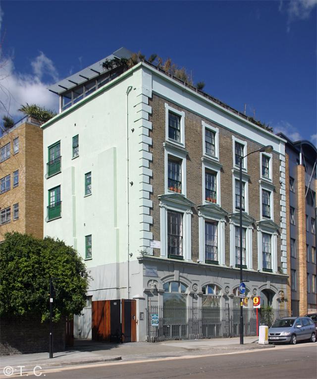 Crown Hotel, Holloway