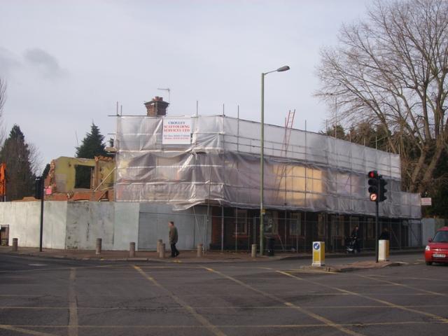 Red Lion, Colindale