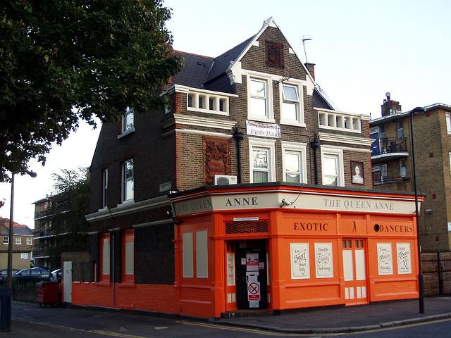 Queen Anne, Kennington