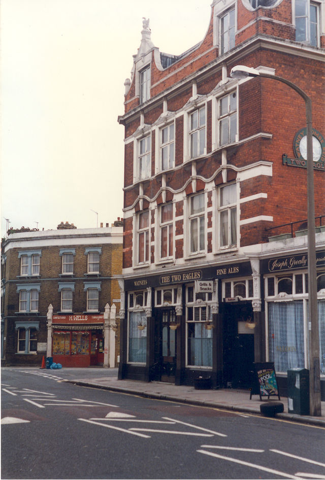Two Eagles, Kennington