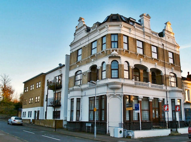 The Dartmouth, Catford