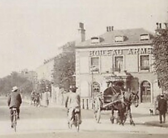 The Castelnau, Barnes