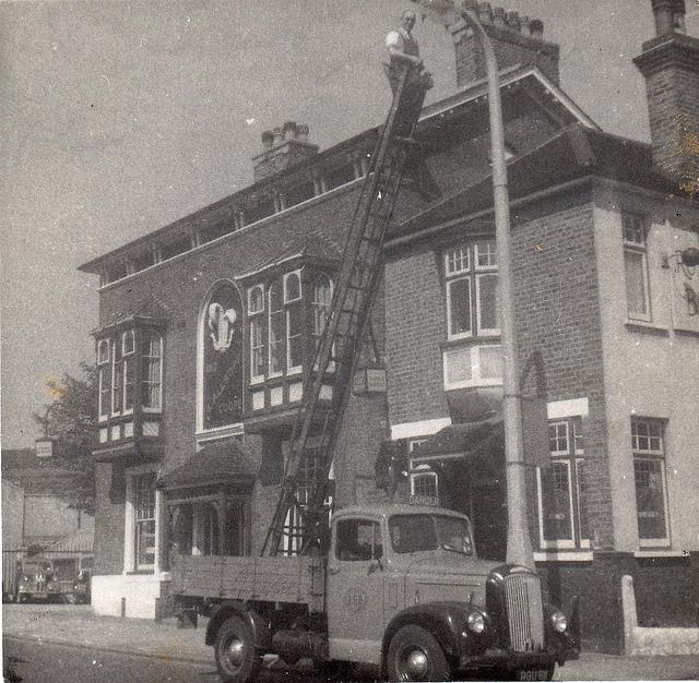 Royal Six Bells, Wimbledon