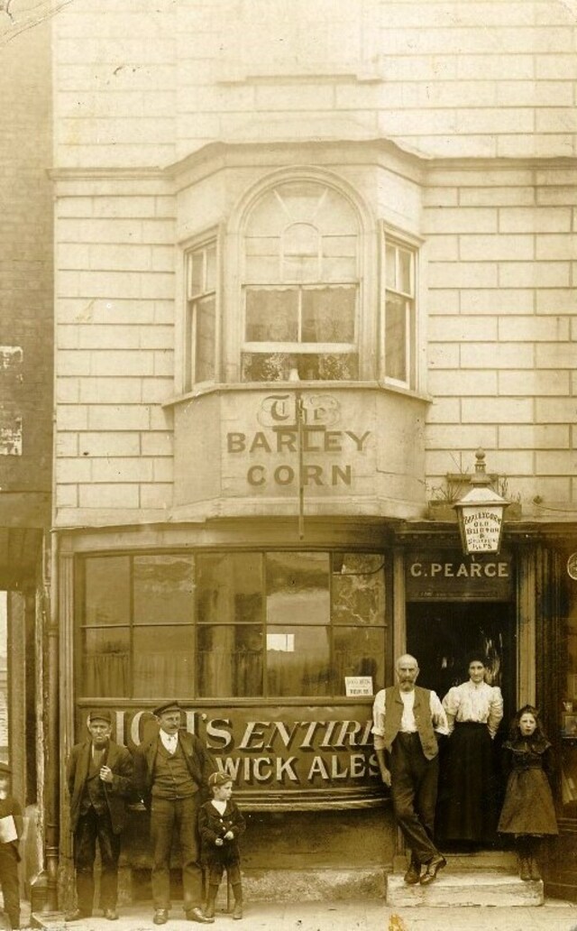 The Barleycorn, Brentford