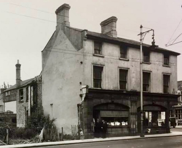 Three Pigeons, Brentford