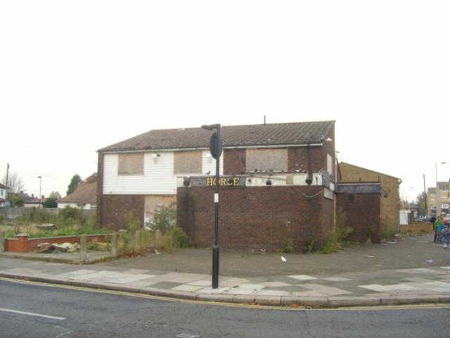 Horse & Dray, Enfield