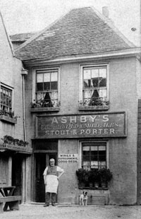 Jolly Gardeners, Hampton