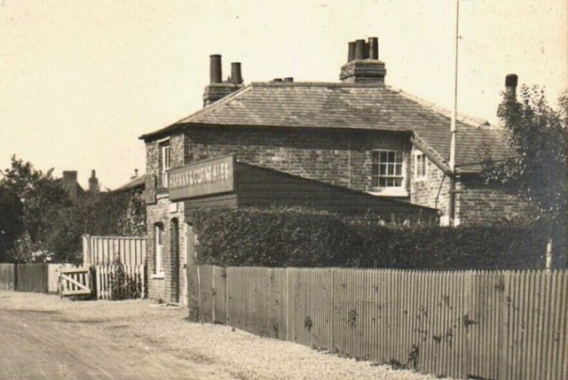 Spotted Dog, Harefield