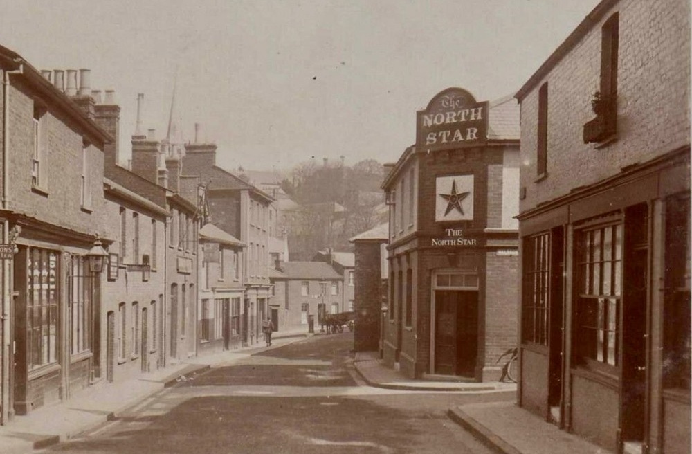 The North Star, Harrow