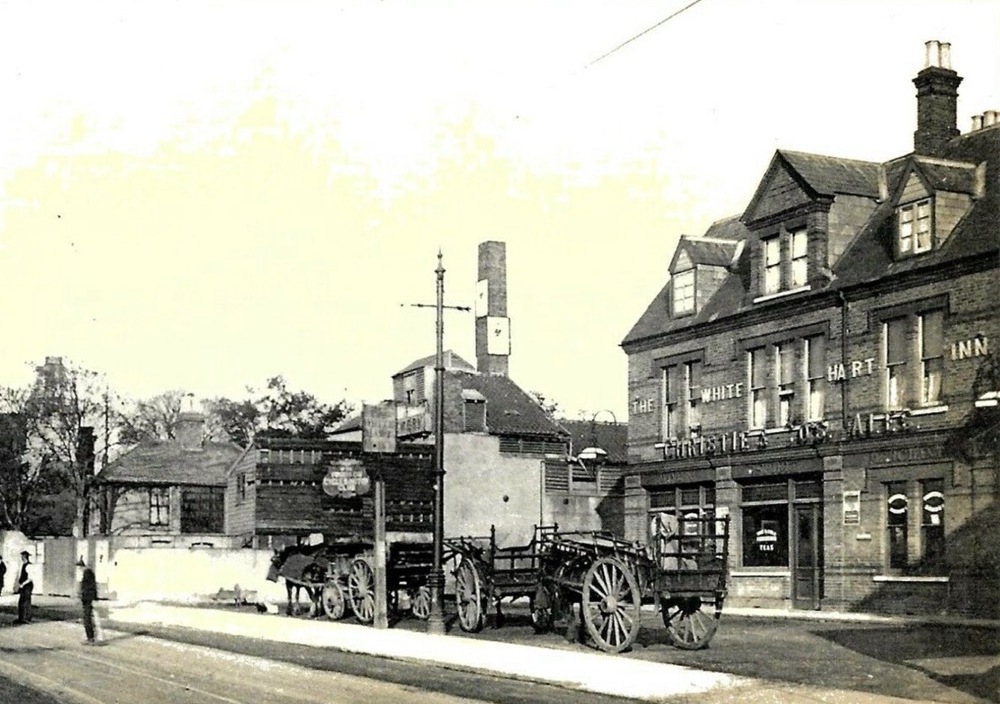 White Hart, Ponders End