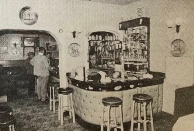 The Crown, Shepperton