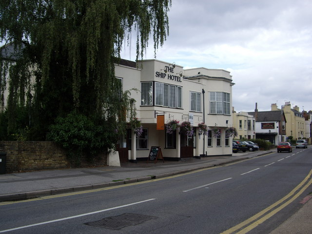 Ship Hotel, Shepperton