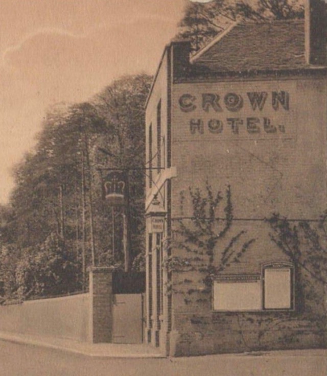 Crown Hotel, Stanmore