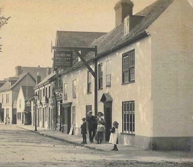 Crown Inn, Attleborough