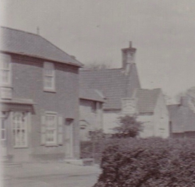 Half Moon Inn, Bintree