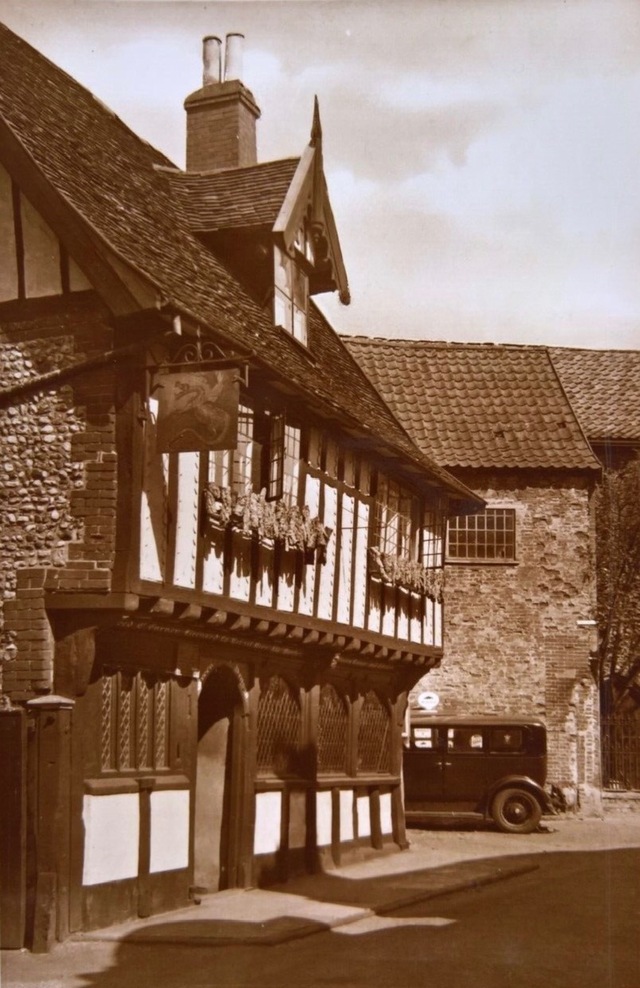 Green Dragon, Wymondham