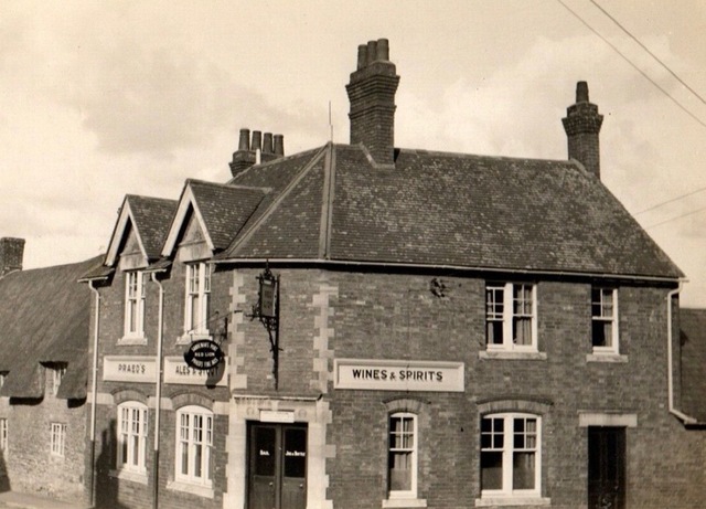 Red Lion, Irchester