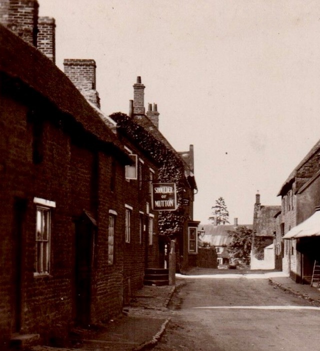 Shoulder Of Mutton, Moulton