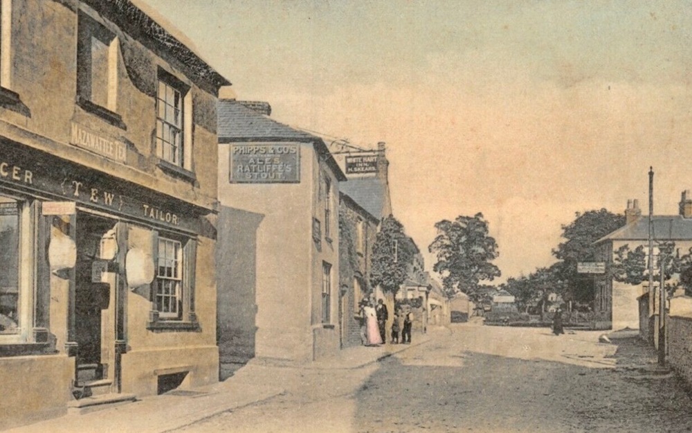 White Hart, Roade