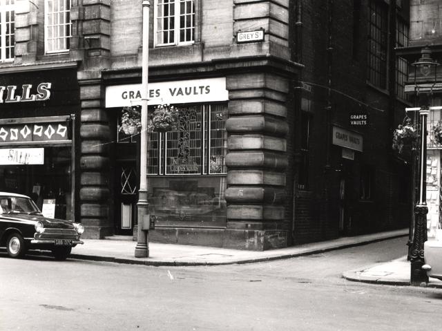 Grapes Vaults, Newcastle, NE1