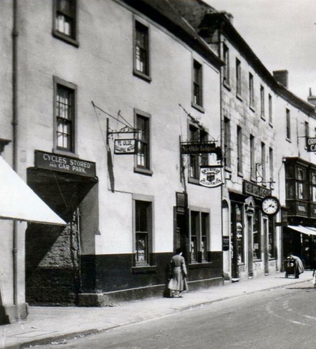 Old Eclipse, Mansfield