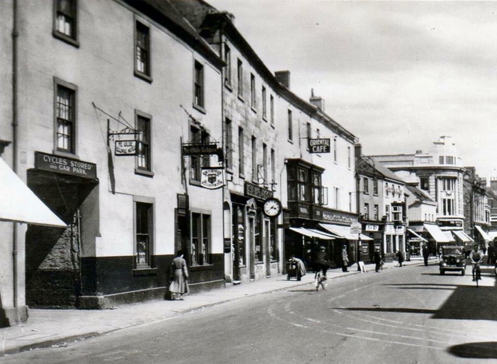 Old Eclipse, Mansfield