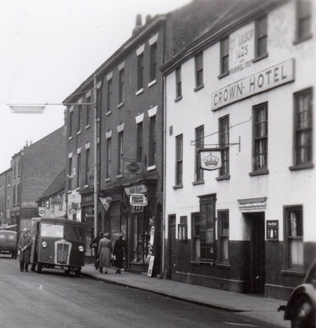 The Crown, Retford