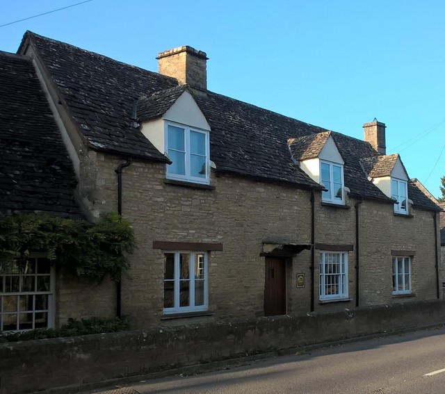 Elephant & Castle, Bampton