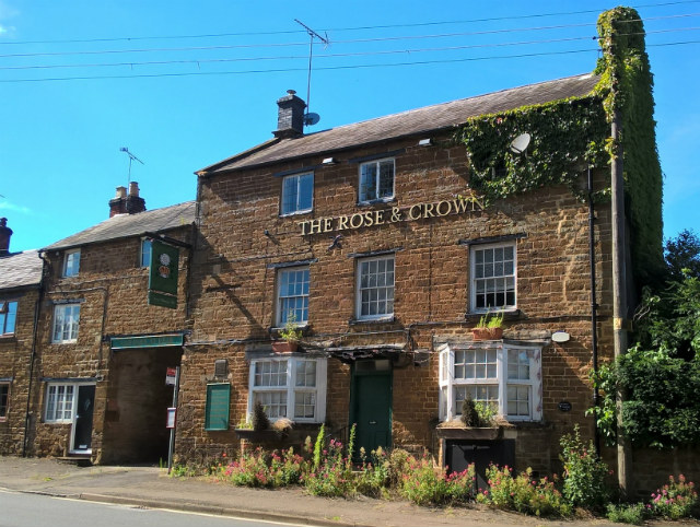 Rose & Crown, Chipping Warden