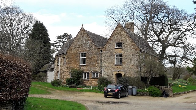 The Bell, Little Tew