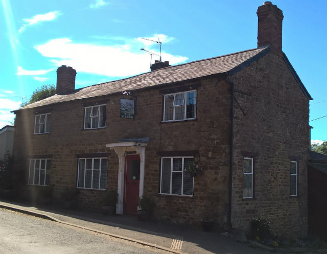 Rose & Crown, Chipping Warden