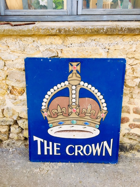 The Crown, Crewkerne
