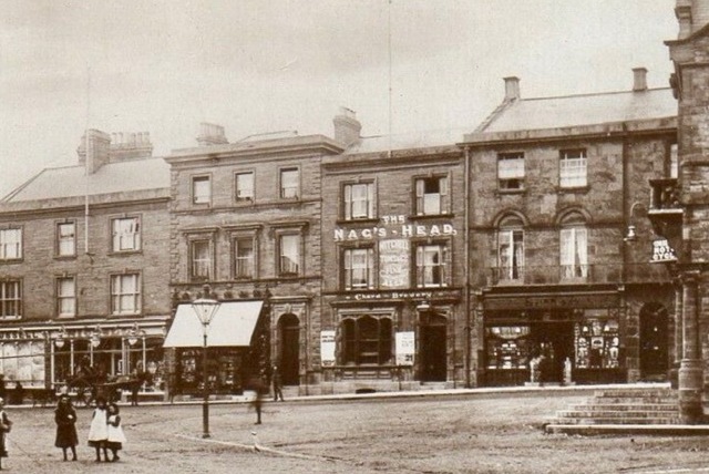 Nags Head, Crewkerne