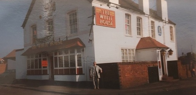 White House, Coseley