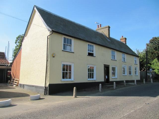 Red Lion, Chelmondiston