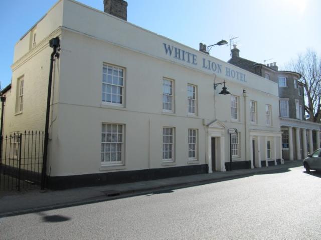 White Lion Hotel, Hadeligh