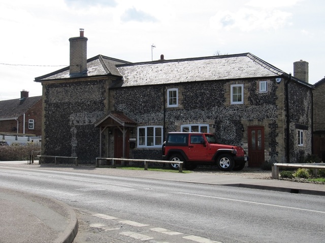 Half Moon, Lakenheath