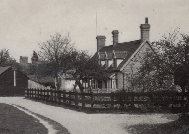 White Horse, West Row