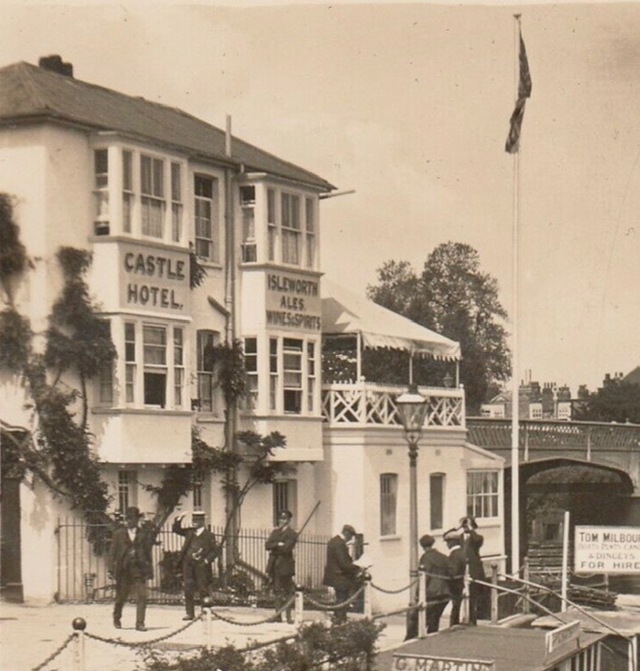 Castle Hotel, East Molesey