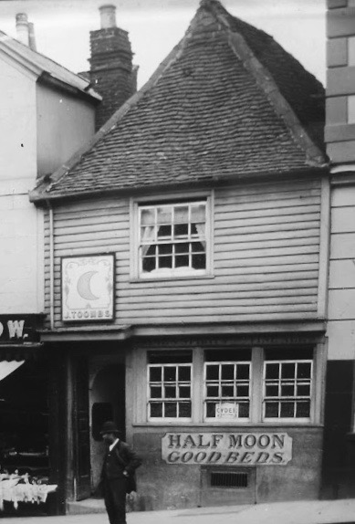 Half Moon, Guildford