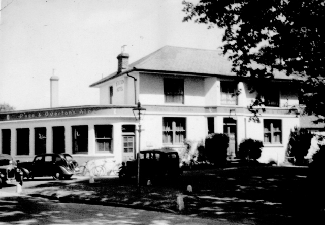 Station Tavern, Horley