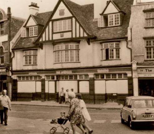 Three Compasses, Kingston Upon Thames