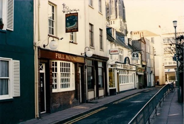 Full Moon, Brighton