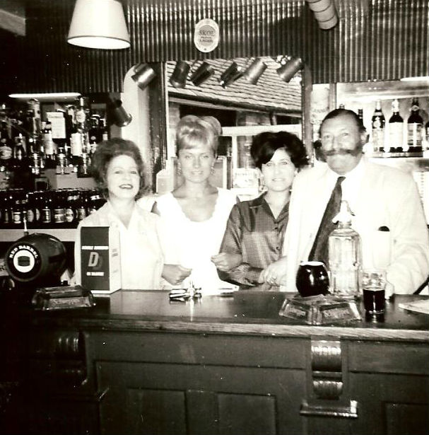 Horse & Groom, Singleton